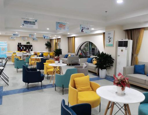 無(wú)錫愛(ài)爾眼科醫(yī)院_休息區(qū)