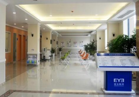 無(wú)錫愛(ài)爾眼科醫(yī)院_大廳