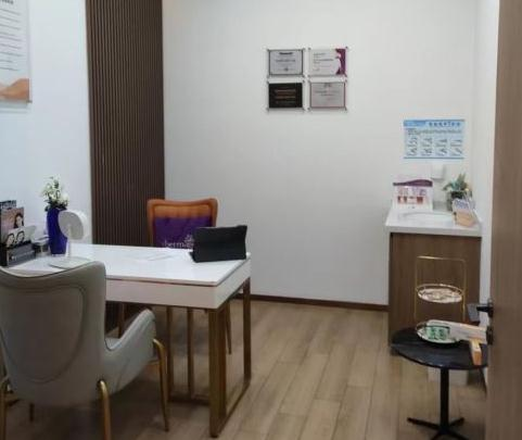 無(wú)錫艾邇膚醫(yī)療美容門診部_咨詢室