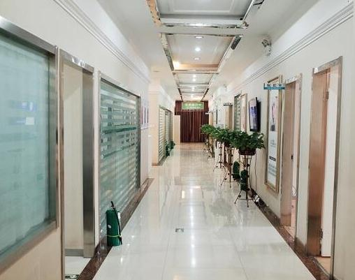 烏魯木齊王共禮醫(yī)療美容整形門(mén)診部_走廊