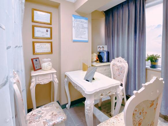 烏魯木齊世大特醫(yī)療美容診所_咨詢室