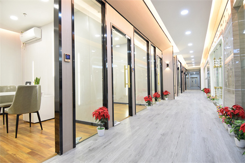 烏魯木齊時光醫(yī)療美容門診部_走廊