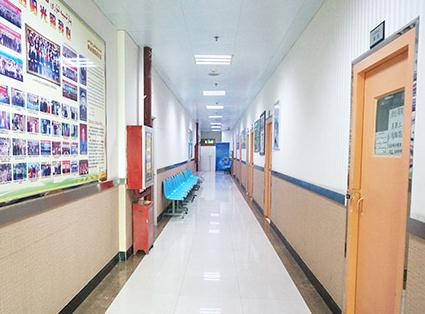 烏魯木齊愛爾阿迪婭眼科醫(yī)院_走廊