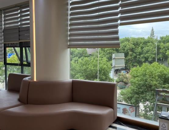 溫嶺牙博士口腔門(mén)診部_休息區(qū)