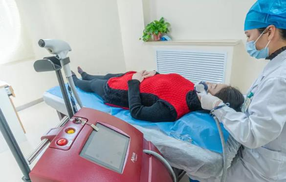 威海立醫(yī)院皮膚醫(yī)療美容科_治療室