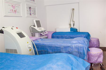 天津資深劉強醫(yī)療美容診所_治療室