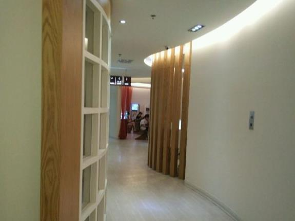 天津伊美爾時代奧城醫(yī)療美容門診部_走廊