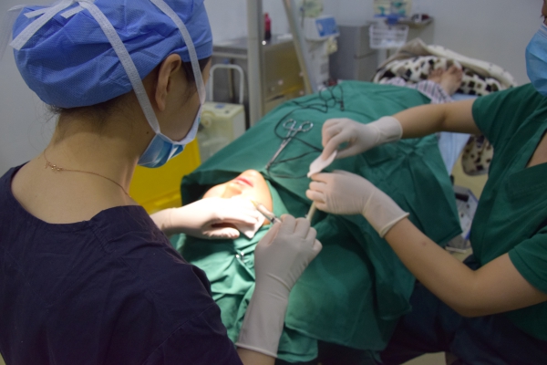 雙眼皮修復(fù)手術(shù)