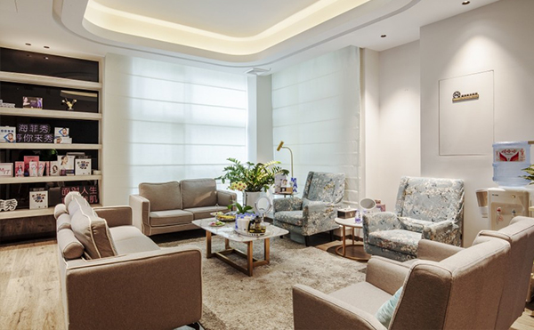 上海醫(yī)顏?zhàn)龃笮⊙鄢C正效果好不好?貴不貴?