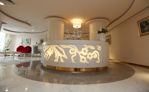 北京阿露絲醫(yī)療美容紅藍(lán)光祛痘怎么樣？紅藍(lán)光有何區(qū)別？