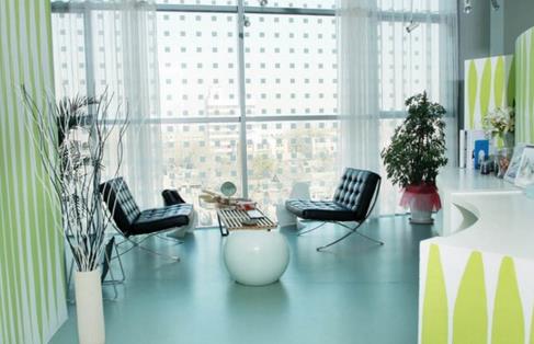 北京歐華醫(yī)療美容醫(yī)院怎么樣？北京歐華做雙眼皮隆胸多少錢？