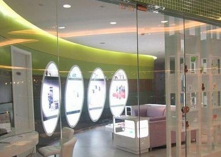 北京歐華醫(yī)療美容醫(yī)院隆胸怎么樣？北京歐華做雙眼皮隆胸多少錢？