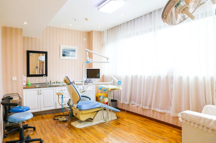 成都潔西口腔皓齒美白怎么樣？皓齒美白與冷光美白有何區(qū)別？